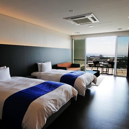 Transit Overnight Hotel Yomitan Exterior photo